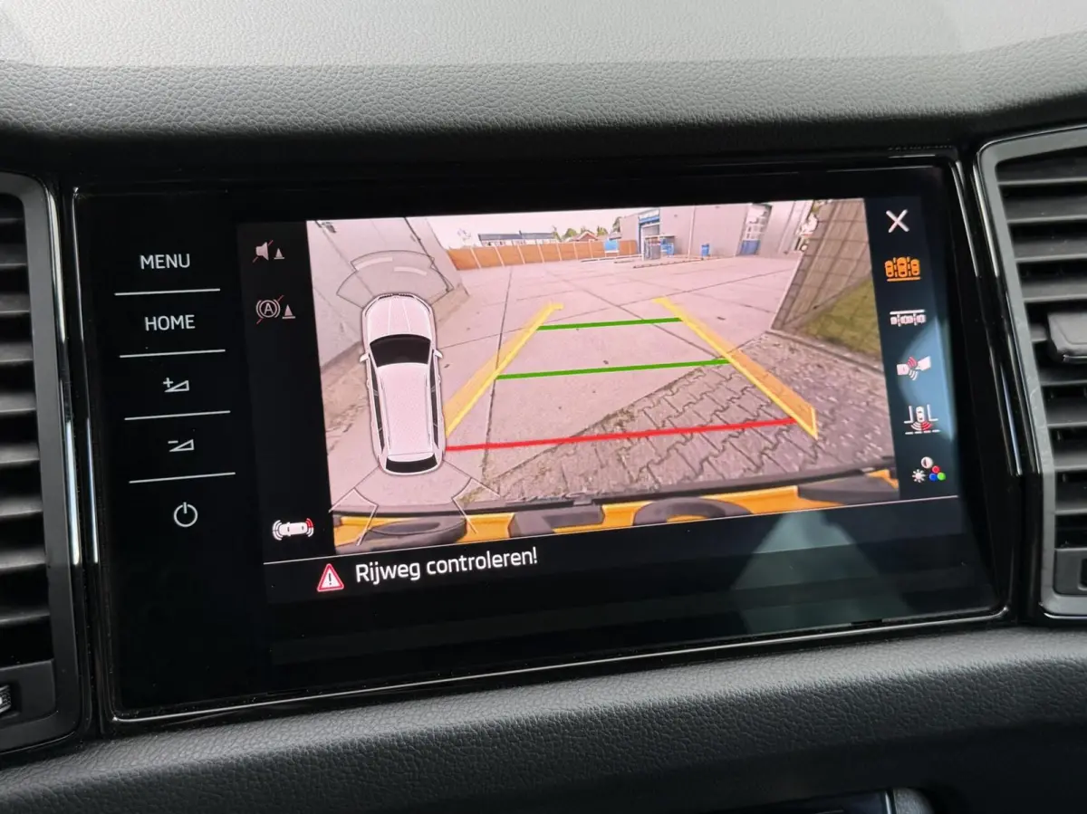 1.5 TSI Sportline Business Automaat | Panoramadak | Cruise control adaptief | Dode hoek detectie | Navigatiesysteem grootscherm | LED verlichting | Elektrische achterklep | Achteruitrijcamer