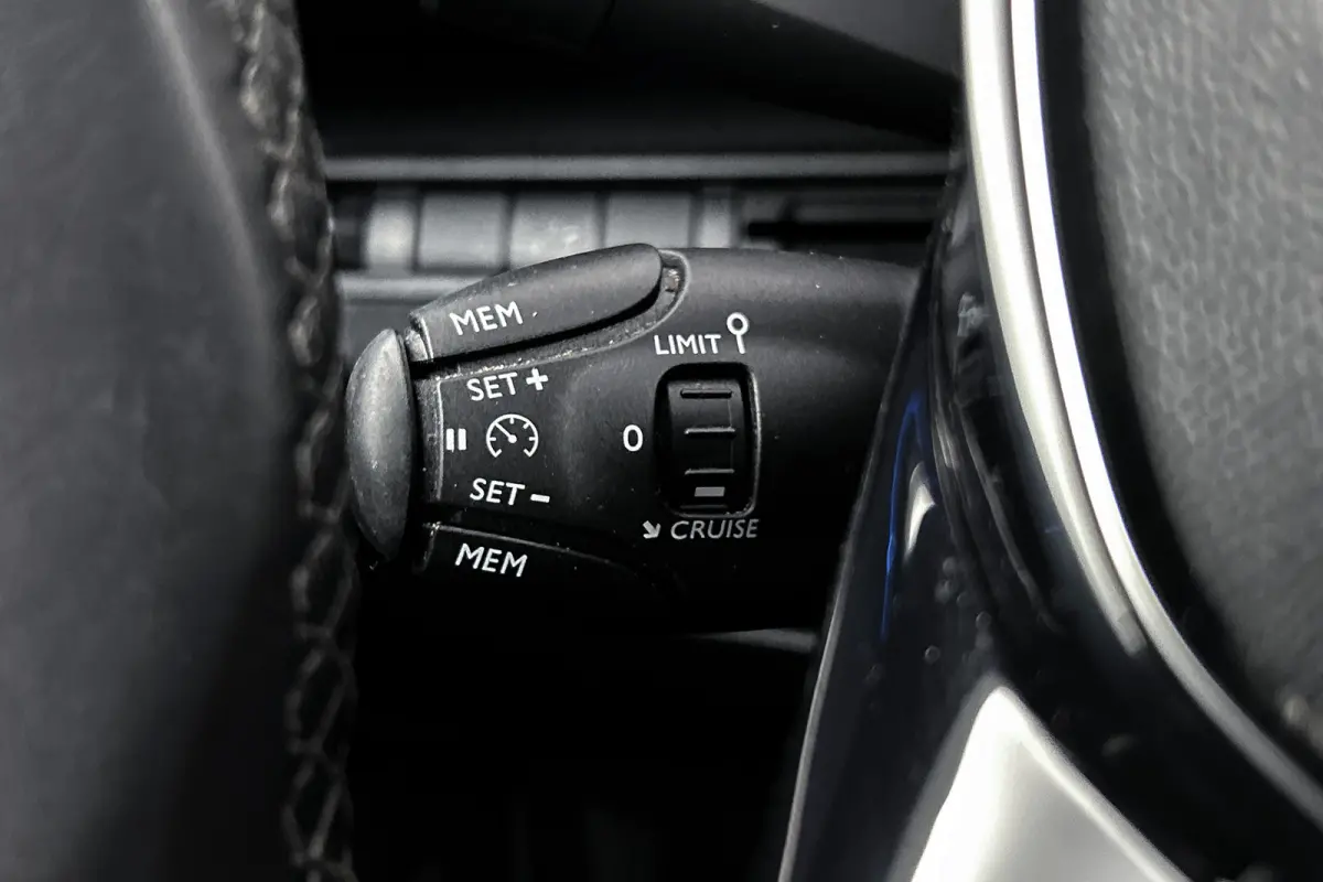 1.2 PureTech Blue Lease Premium | Camera | Afneembare trekhaak | Apple Carplay | Cruise control