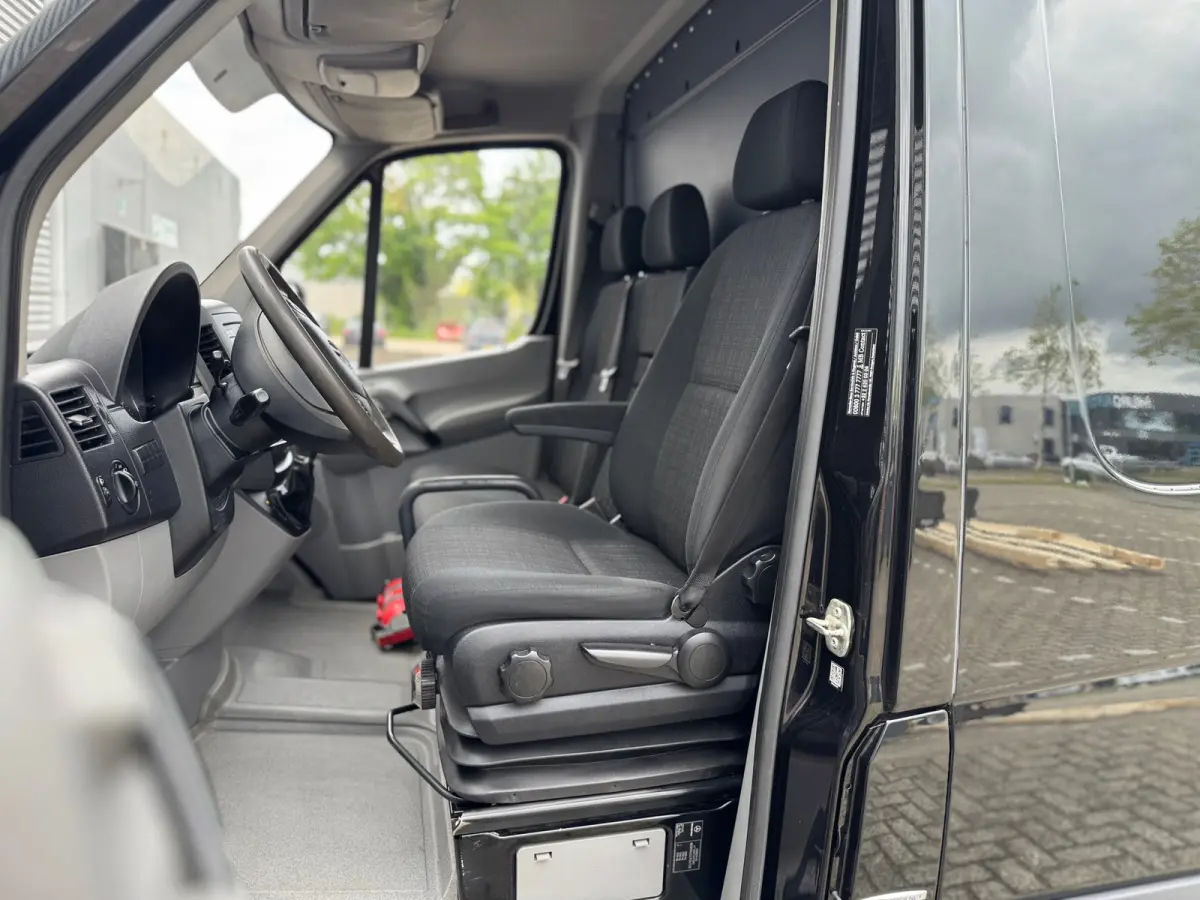 319 3.0V6 Automaat,EURO 6,BlueTEC 366,Nav-Camera,Airco,3Pers,Trekhaak+opstap