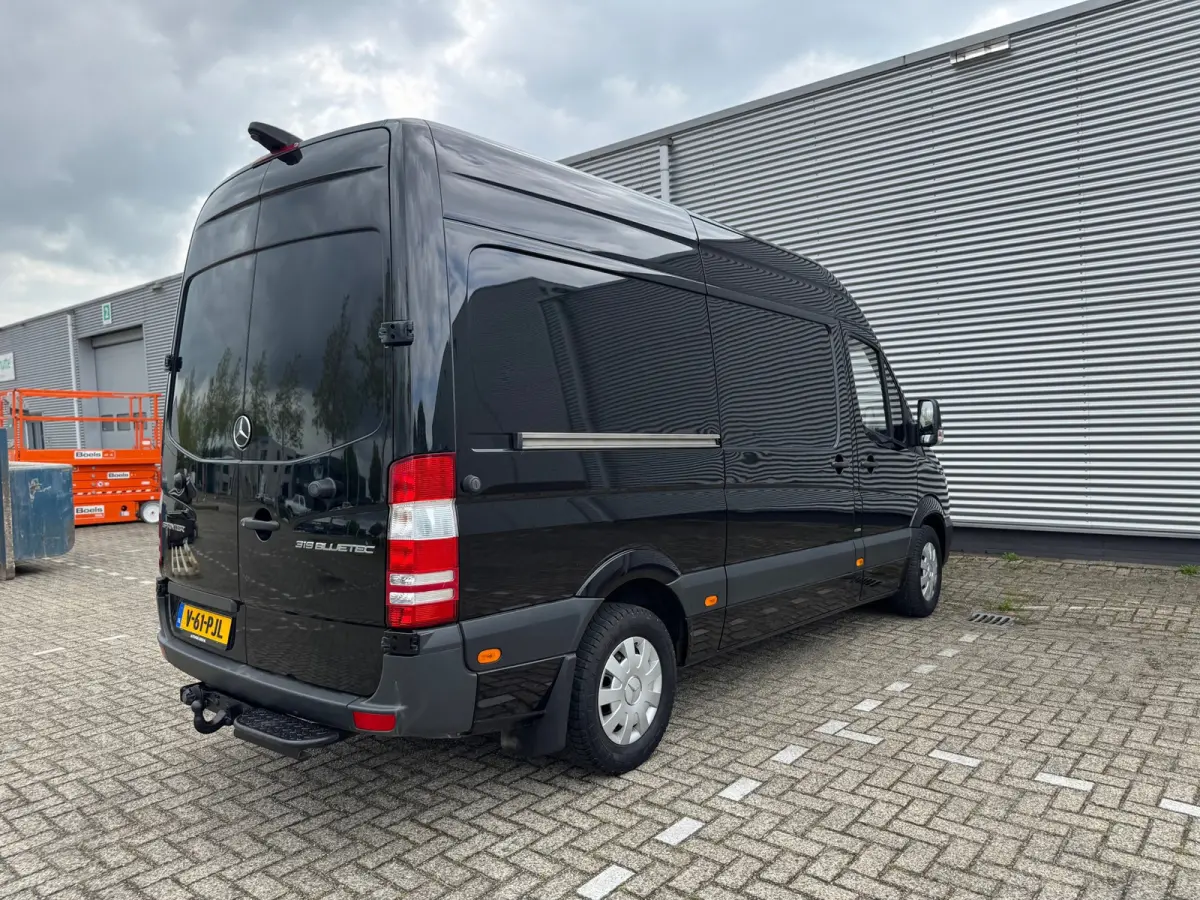 319 3.0V6 Automaat,EURO 6,BlueTEC 366,Nav-Camera,Airco,3Pers,Trekhaak+opstap
