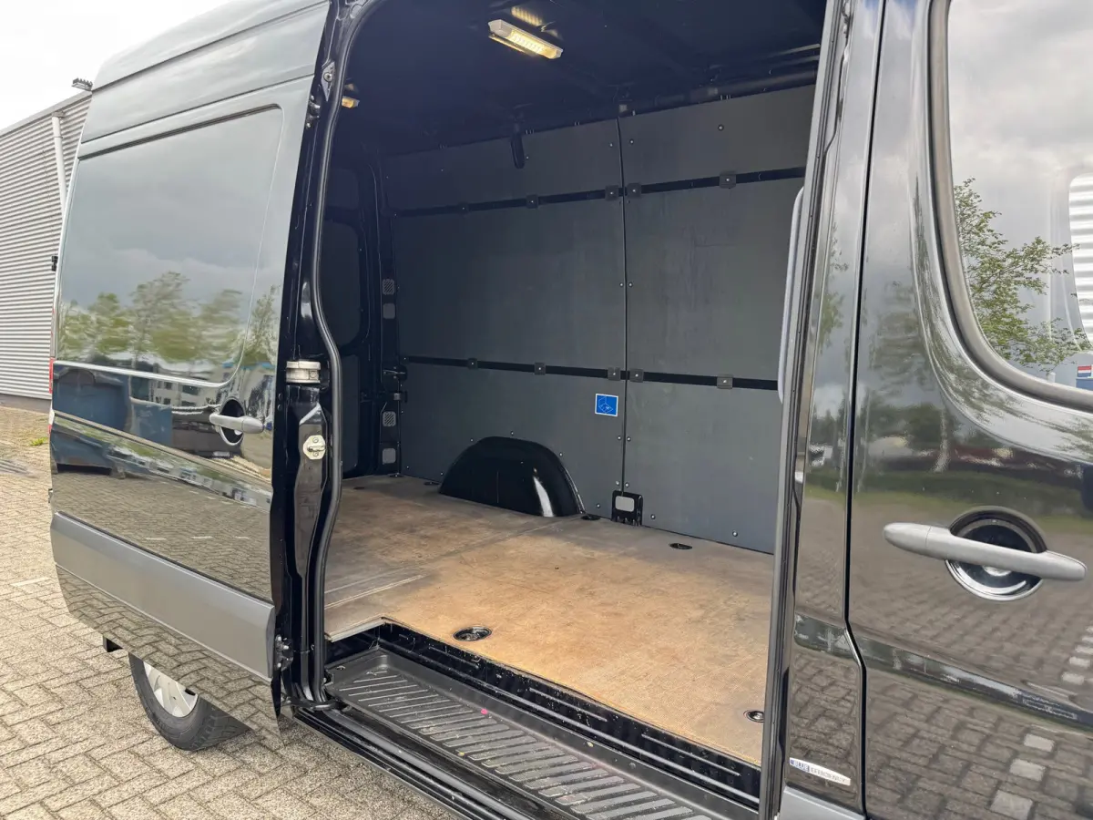 319 3.0V6 Automaat,EURO 6,BlueTEC 366,Nav-Camera,Airco,3Pers,Trekhaak+opstap