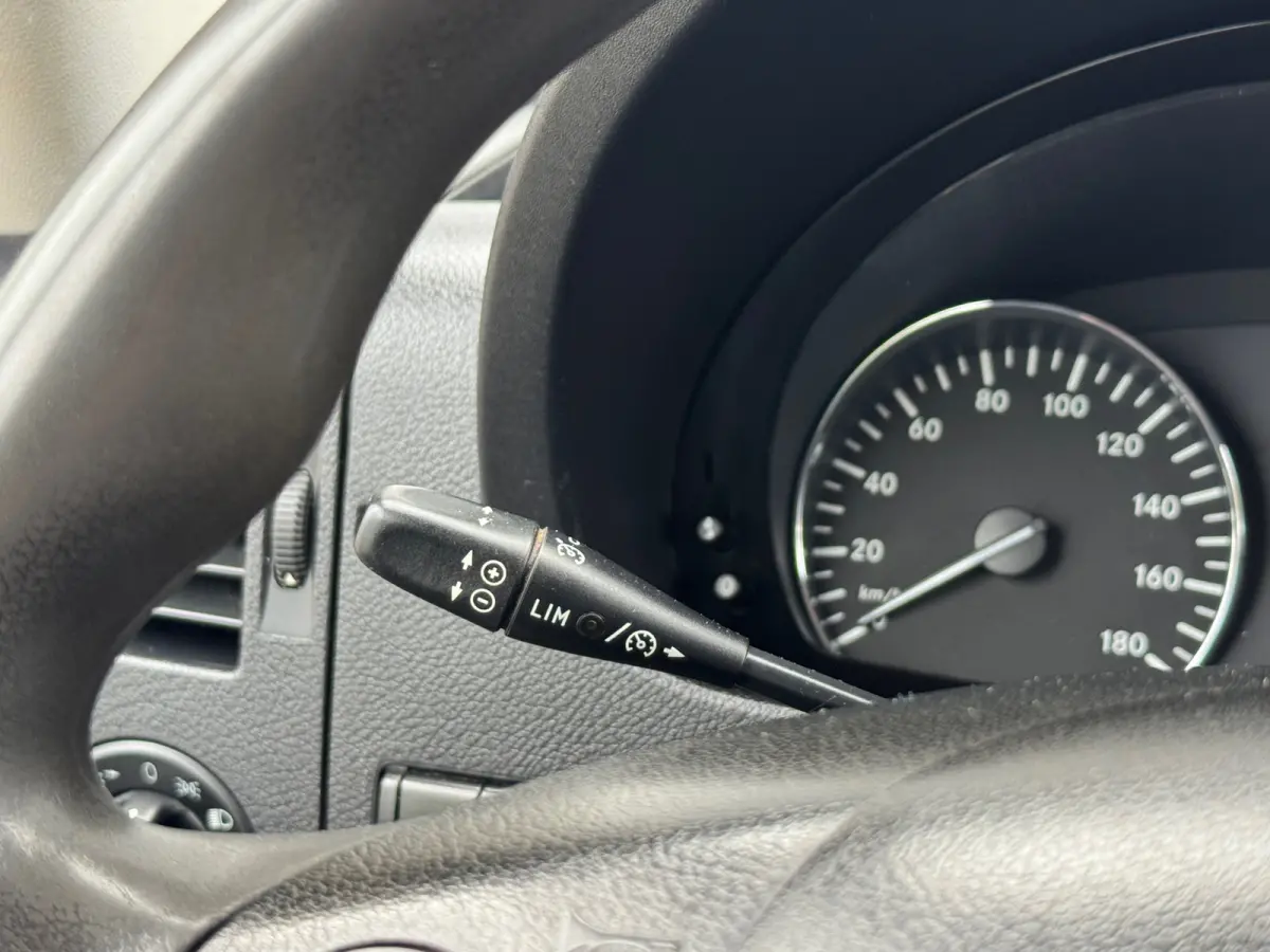 319 3.0V6 Automaat,EURO 6,BlueTEC 366,Nav-Camera,Airco,3Pers,Trekhaak+opstap