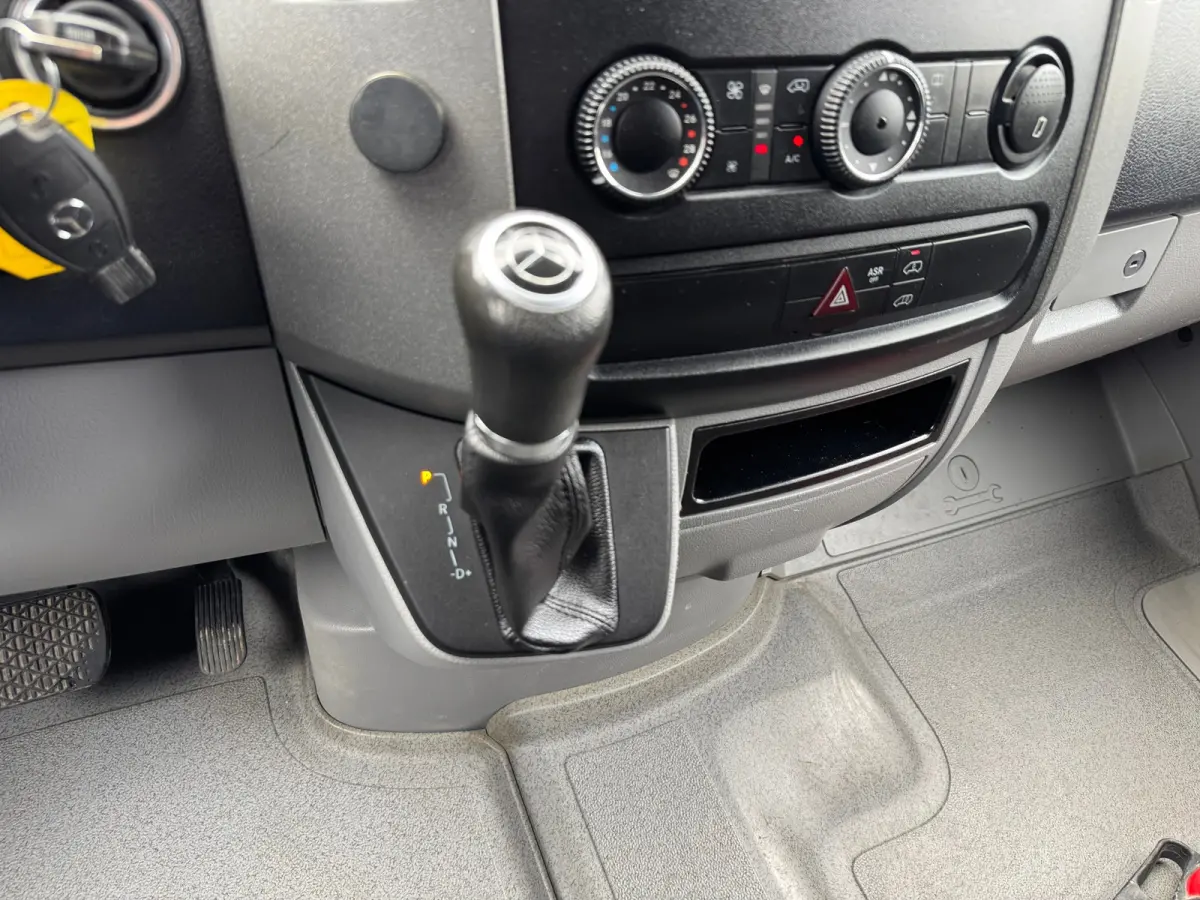 319 3.0V6 Automaat,EURO 6,BlueTEC 366,Nav-Camera,Airco,3Pers,Trekhaak+opstap