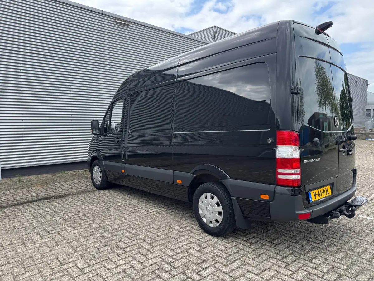 319 3.0V6 Automaat,EURO 6,BlueTEC 366,Nav-Camera,Airco,3Pers,Trekhaak+opstap