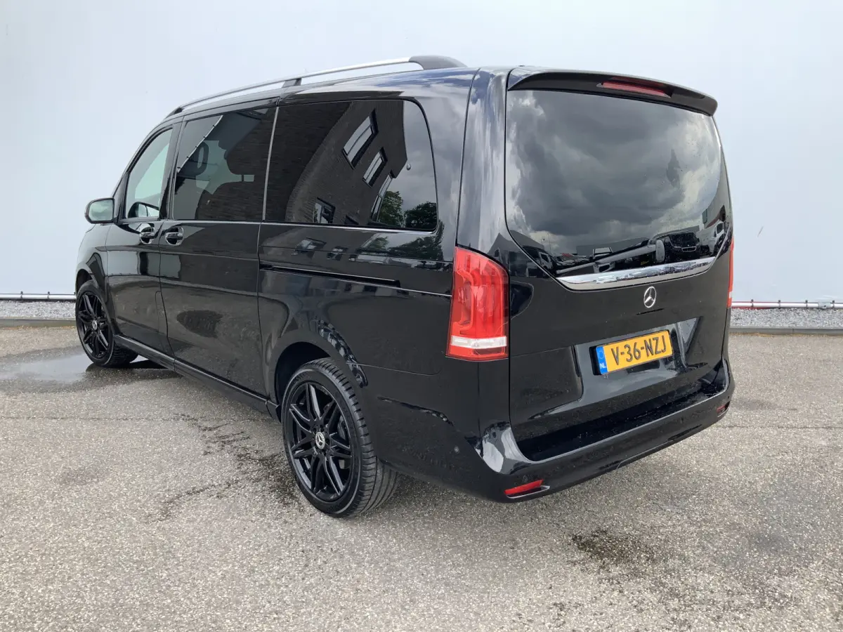 300d 4-MATIC Lang DubCab Avantgarde Automaat 5 Zits Leer Volle Auto Trekhaak 2500kg Dub  Elec Schuifdeuren Euro 6