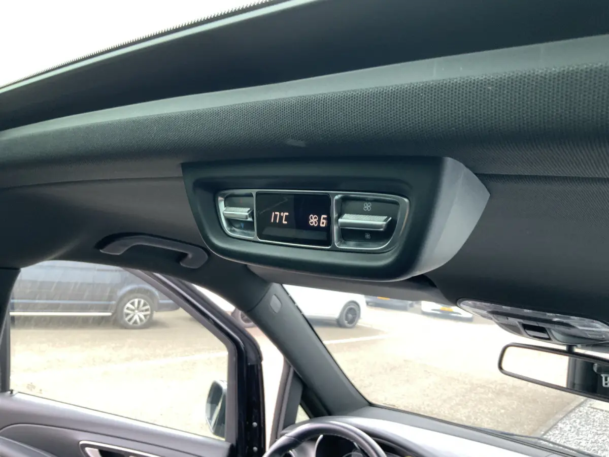 300d 4-MATIC Lang DubCab Avantgarde Automaat 5 Zits Leer Volle Auto Trekhaak 2500kg Dub  Elec Schuifdeuren Euro 6