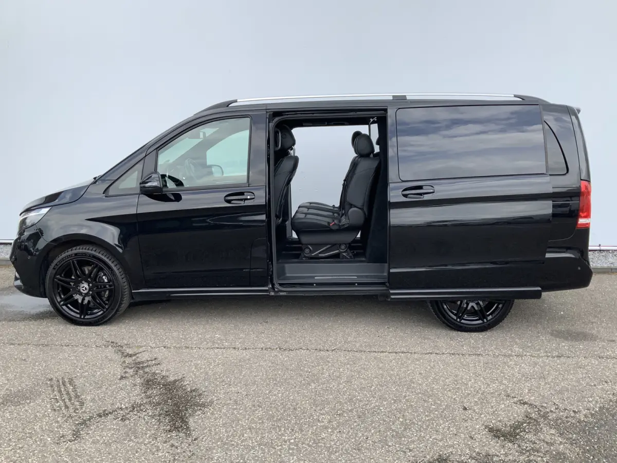 300d 4-MATIC Lang DubCab Avantgarde Automaat 5 Zits Leer Volle Auto Trekhaak 2500kg Dub  Elec Schuifdeuren Euro 6