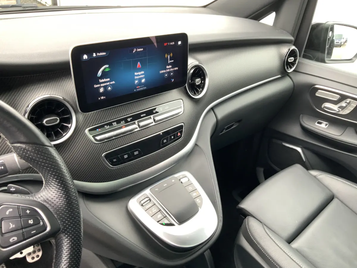 300d 4-MATIC Lang DubCab Avantgarde Automaat 5 Zits Leer Volle Auto Trekhaak 2500kg Dub  Elec Schuifdeuren Euro 6
