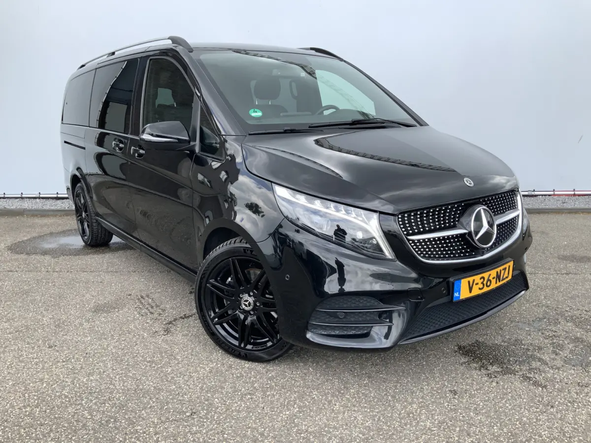 300d 4-MATIC Lang DubCab Avantgarde Automaat 5 Zits Leer Volle Auto Trekhaak 2500kg Dub  Elec Schuifdeuren Euro 6