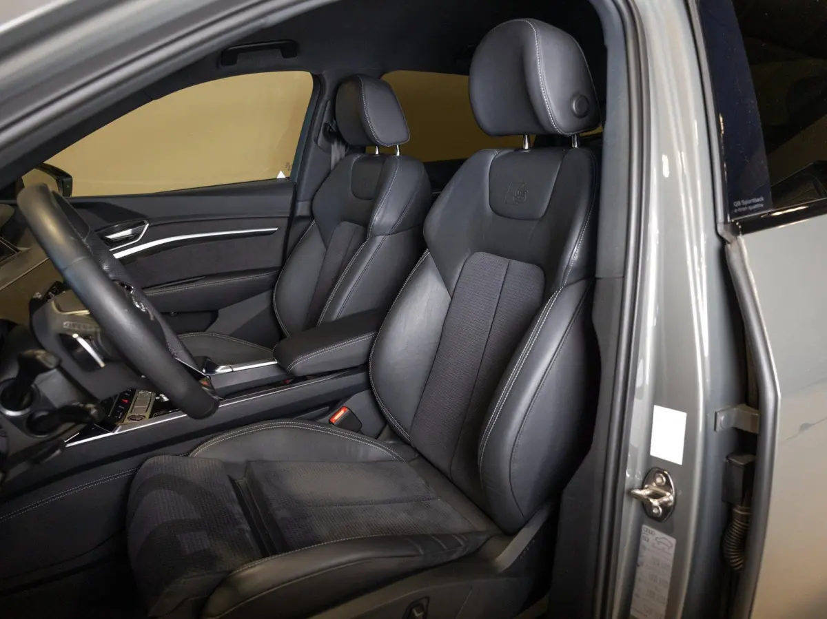 50 quattro S Edition 95 kWh SOH 94% / 340pk / Elektrische stoelverstelling / Achteruitrij camera /