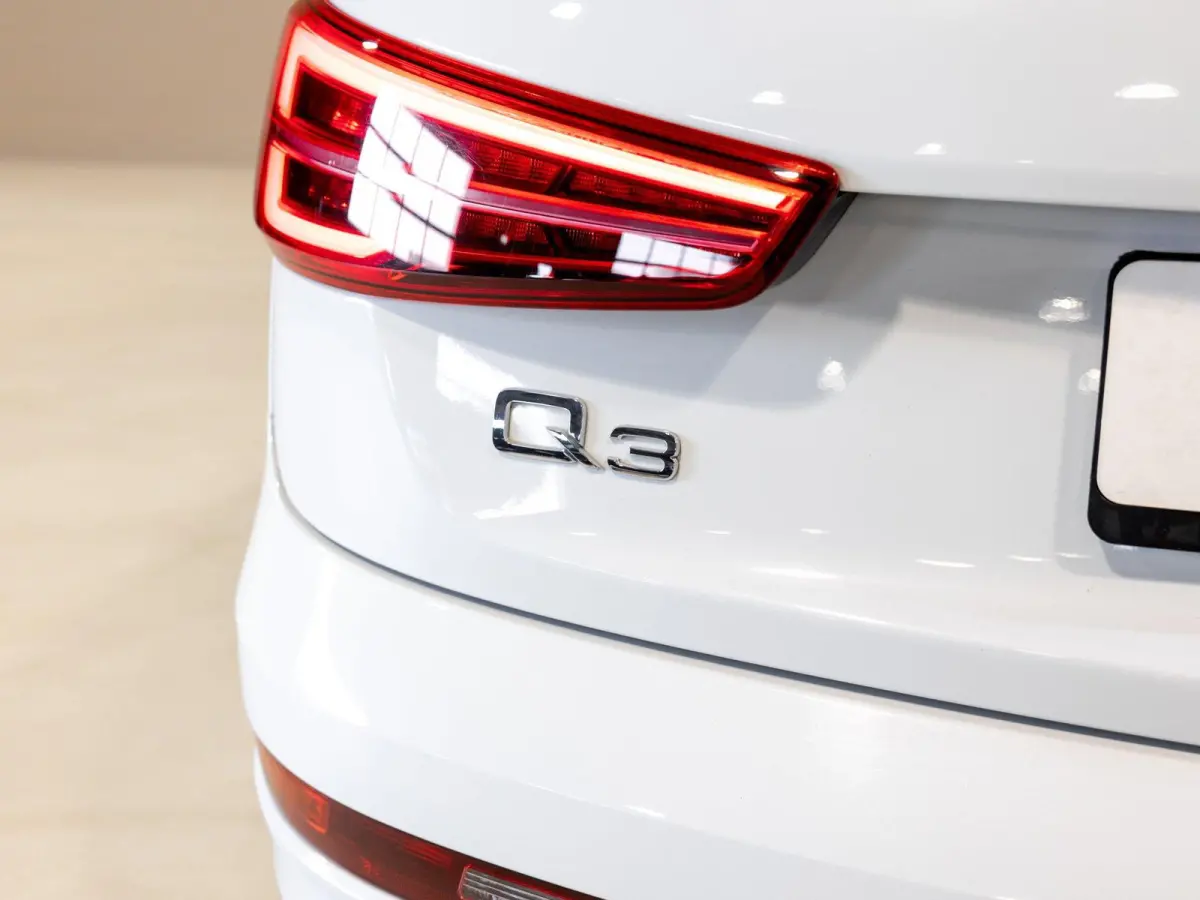 2.0 TFSI quattro Design / 220pk / Trekhaak / Achteruitrij camera /
