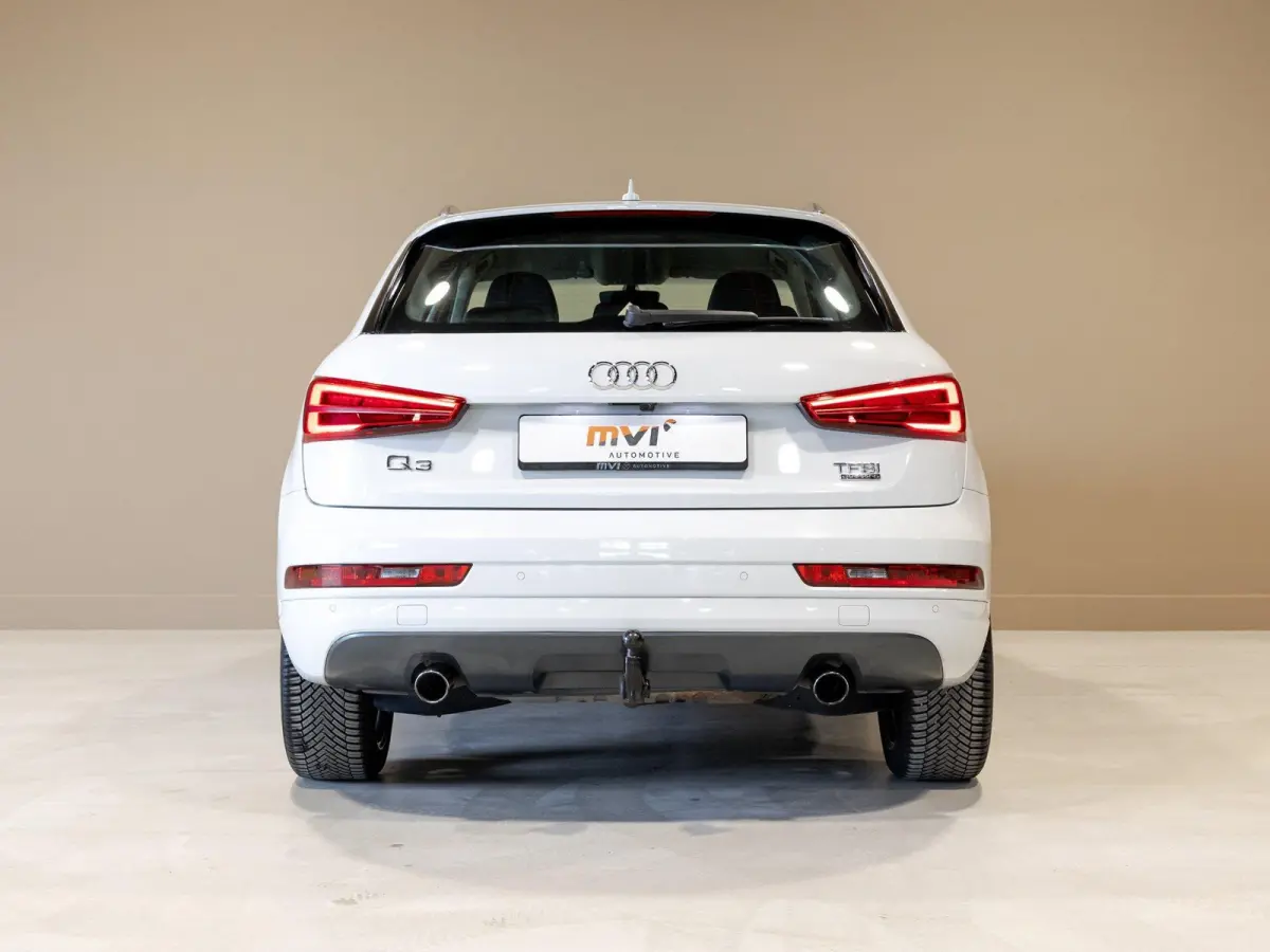 2.0 TFSI quattro Design / 220pk / Trekhaak / Achteruitrij camera /