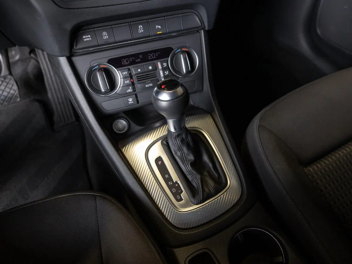 2.0 TFSI quattro Design / 220pk / Trekhaak / Achteruitrij camera /