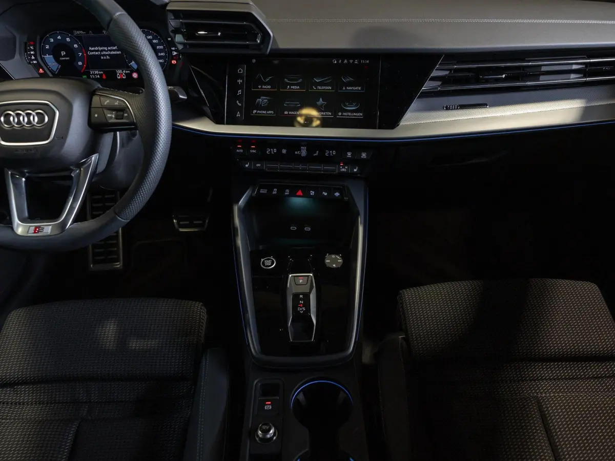 35 TFSI 2x S-Line edition / 150pk / Panorama dak / Sonos / Achteruitrij camera /