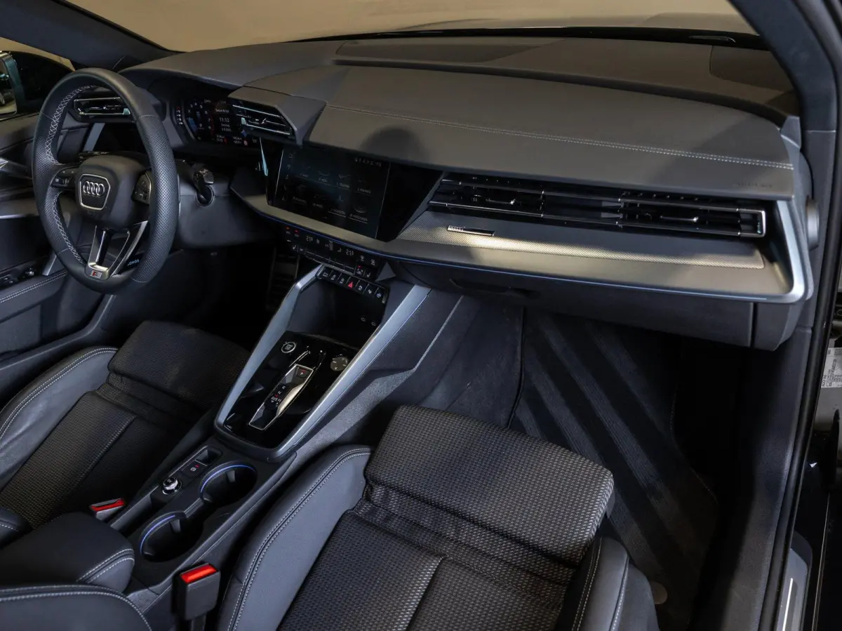 35 TFSI 2x S-Line edition / 150pk / Panorama dak / Sonos / Achteruitrij camera /