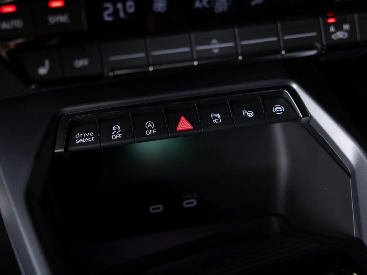 35 TFSI 2x S-Line edition / 150pk / Panorama dak / Sonos / Achteruitrij camera /