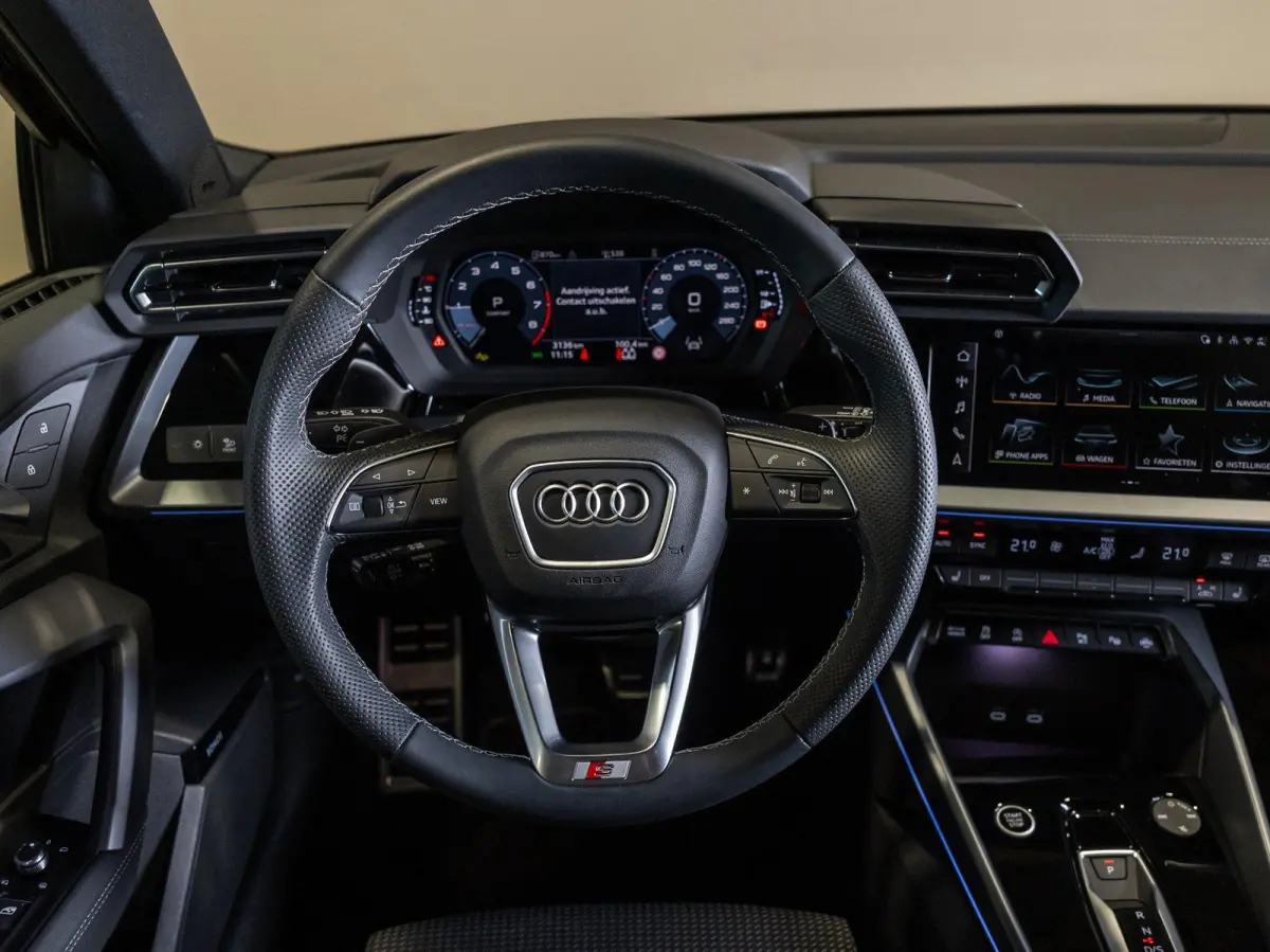 35 TFSI 2x S-Line edition / 150pk / Panorama dak / Sonos / Achteruitrij camera /