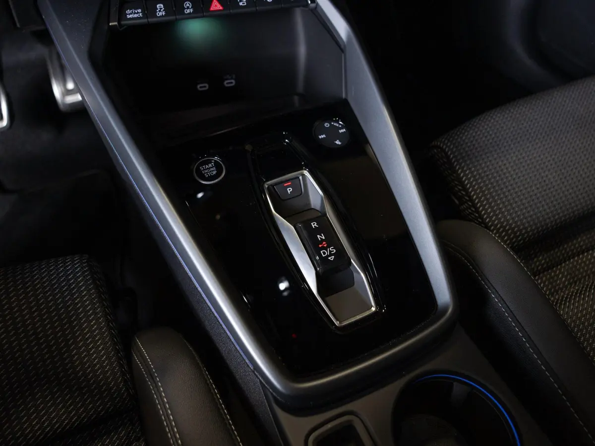 35 TFSI 2x S-Line edition / 150pk / Panorama dak / Sonos / Achteruitrij camera /