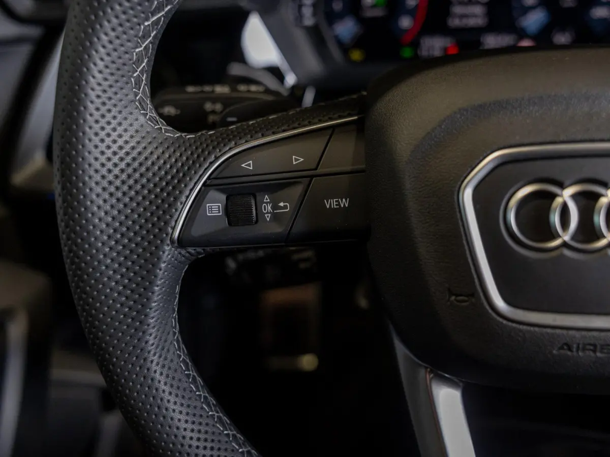 35 TFSI 2x S-Line edition / 150pk / Panorama dak / Sonos / Achteruitrij camera /