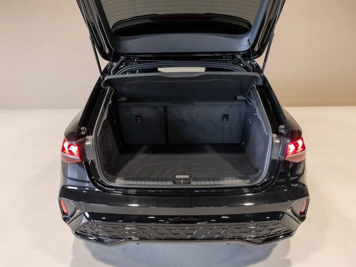 35 TFSI 2x S-Line edition / 150pk / Panorama dak / Sonos / Achteruitrij camera /