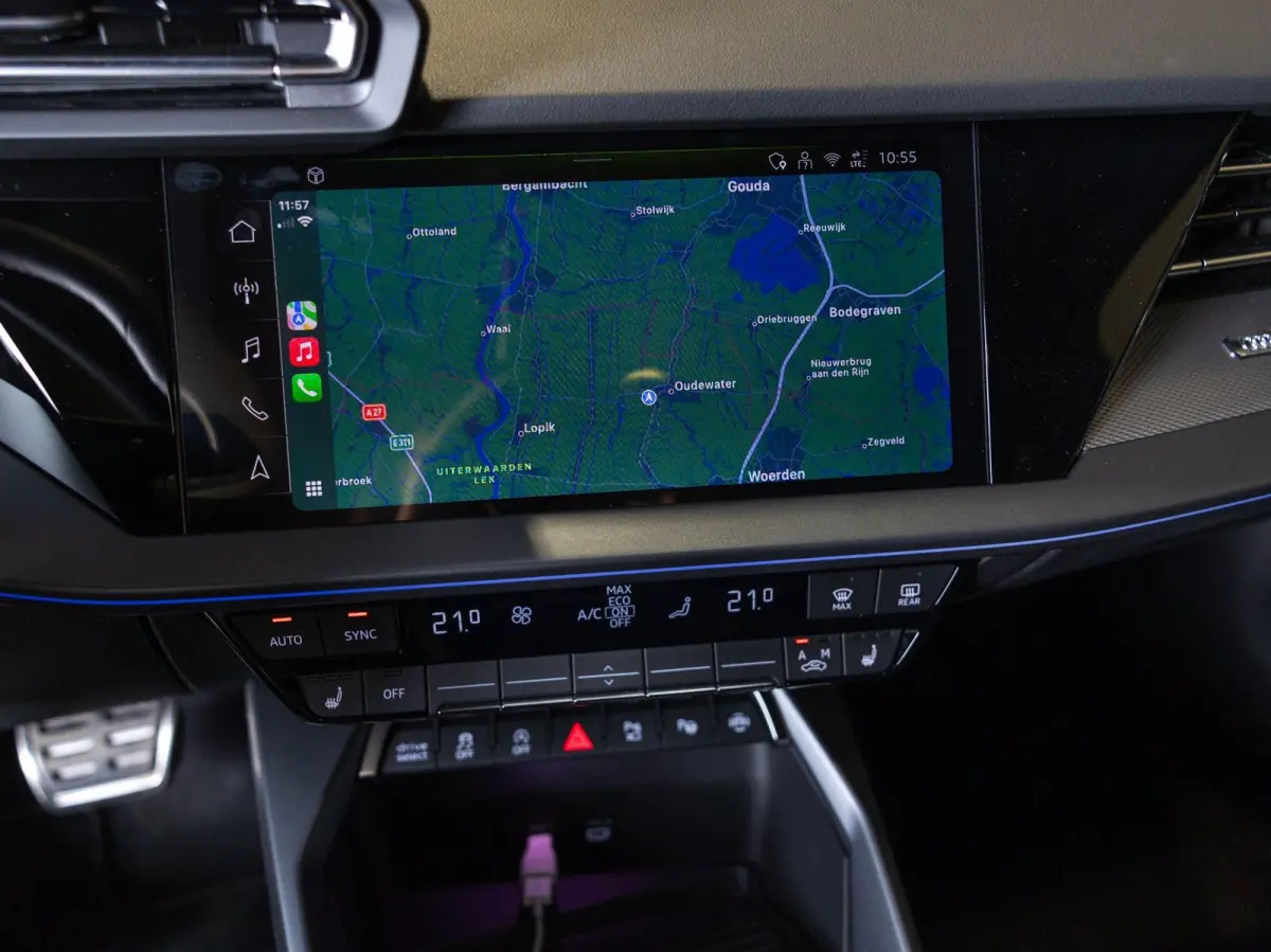 35 TFSI 2x S-Line edition / 150pk / Panorama dak / Sonos / Achteruitrij camera /