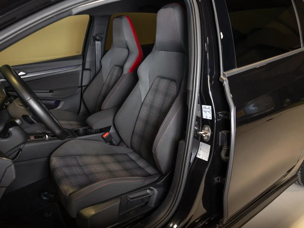 2.0 TSI GTI / 245pk / Achteruitrij camera / Dodehoek assistent / Stoel en stuurverwarming /