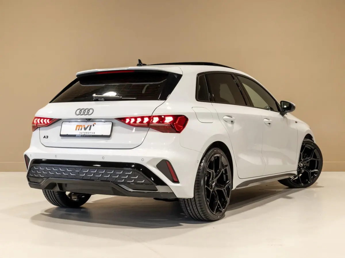 35 TFSI S-Line edition / 150pk / Panorama dak / Sonos / Achteruitrij camera /