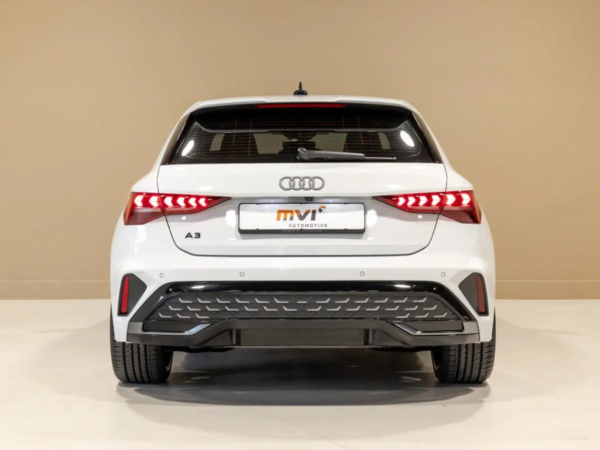 35 TFSI S-Line edition / 150pk / Panorama dak / Sonos / Achteruitrij camera /