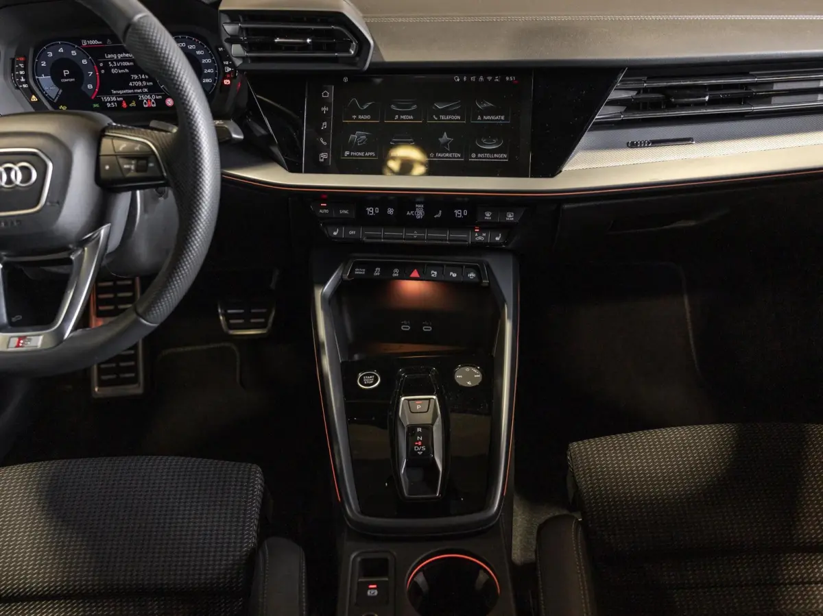 35 TFSI S-Line edition / 150pk / Panorama dak / Sonos / Achteruitrij camera /