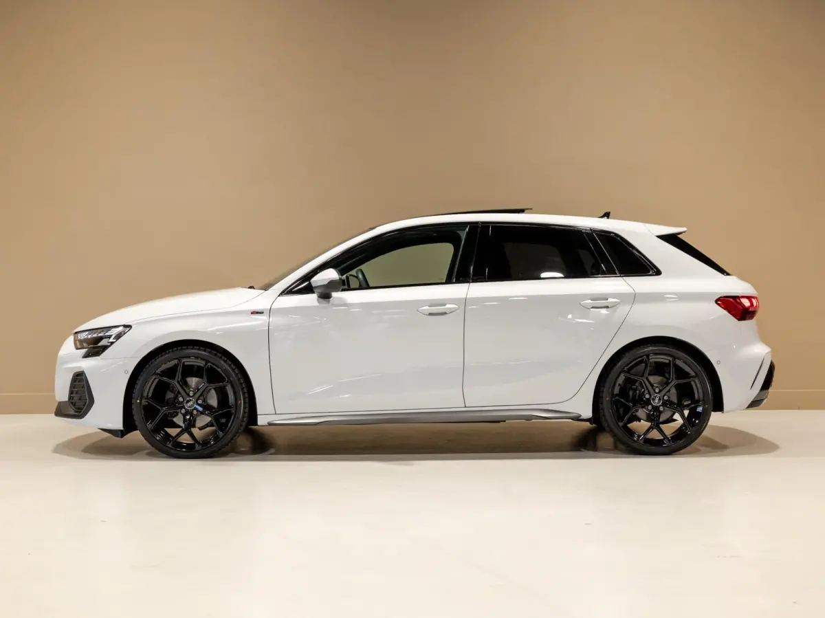35 TFSI S-Line edition / 150pk / Panorama dak / Sonos / Achteruitrij camera /
