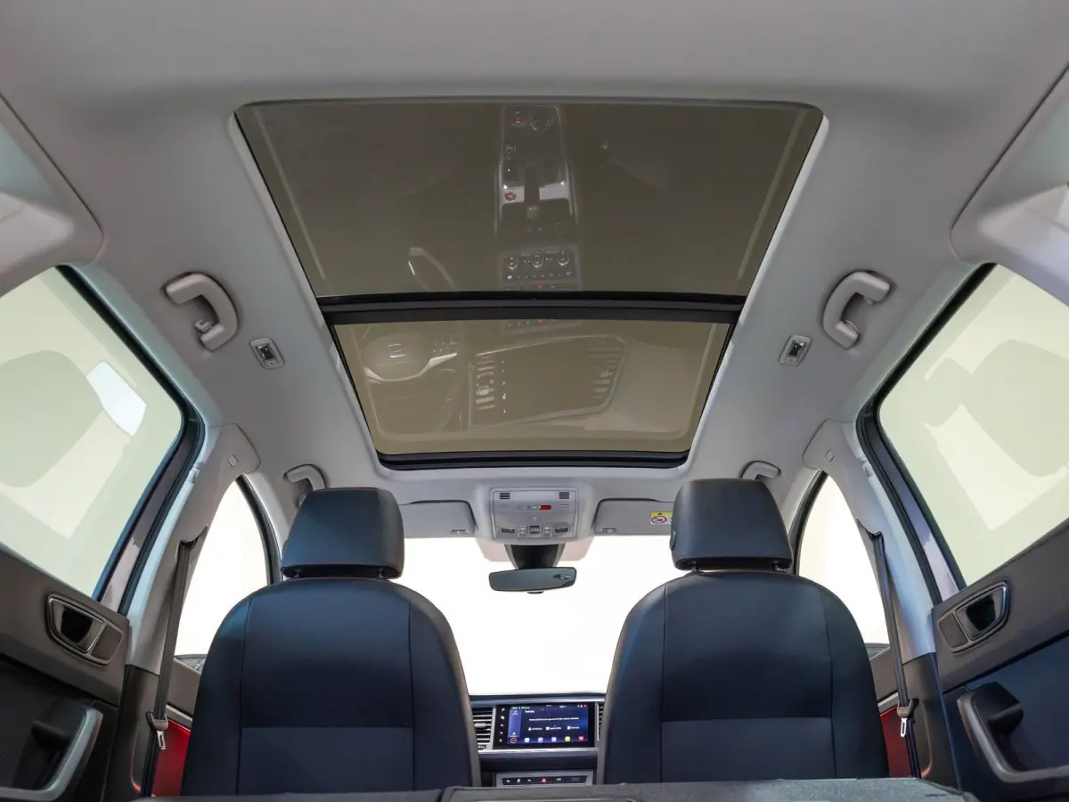 1.5 TSI FR Business Intense / 150pk / Panorama dak / Achteruitrij camera / Stoel en stuur verwarming /