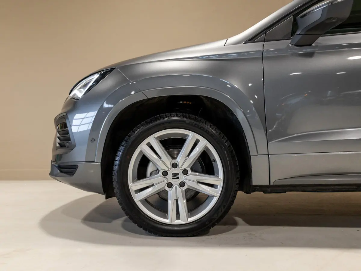 1.5 TSI FR Business Intense / 150pk / Panorama dak / Achteruitrij camera / Stoel en stuur verwarming /
