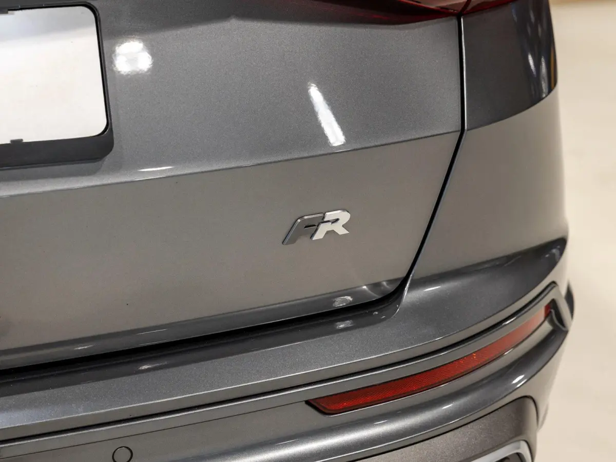 1.5 TSI FR Business Intense / 150pk / Panorama dak / Achteruitrij camera / Stoel en stuur verwarming /