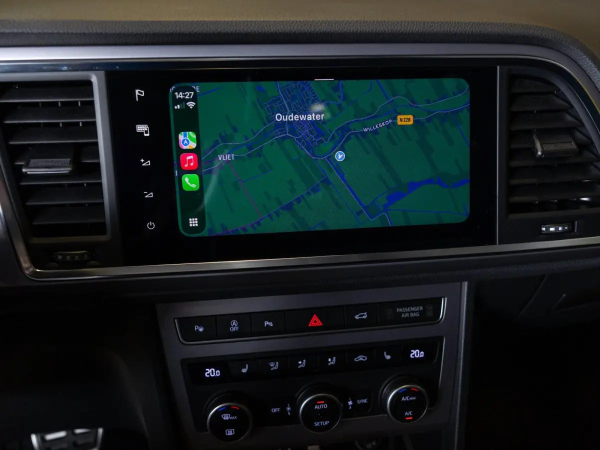 1.5 TSI FR Business Intense / 150pk / Panorama dak / Achteruitrij camera / Stoel en stuur verwarming /
