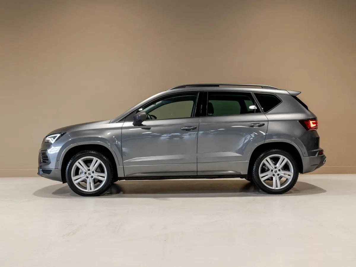 1.5 TSI FR Business Intense / 150pk / Panorama dak / Achteruitrij camera / Stoel en stuur verwarming /