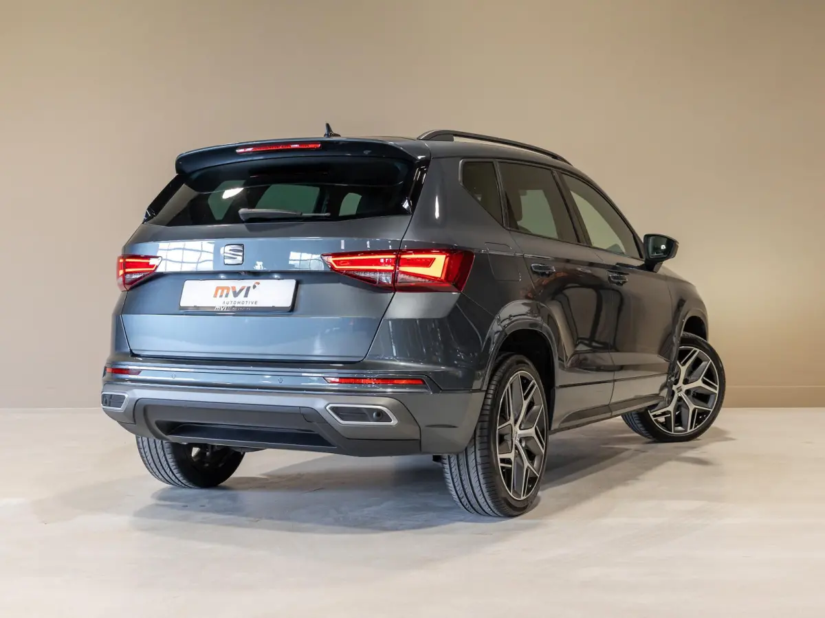 1.5 TSI FR Business Intense / 150pk / Stoel en stuurverwarming / Achteruitrij camera /