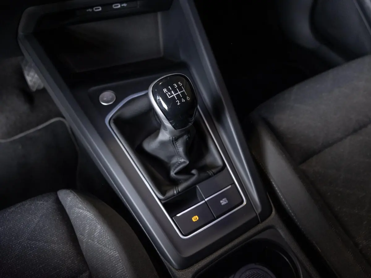 1.0 TSI Life / 110pk / Cruise / Airco / Klimaatregeling / Navigatie / Apple Carplay