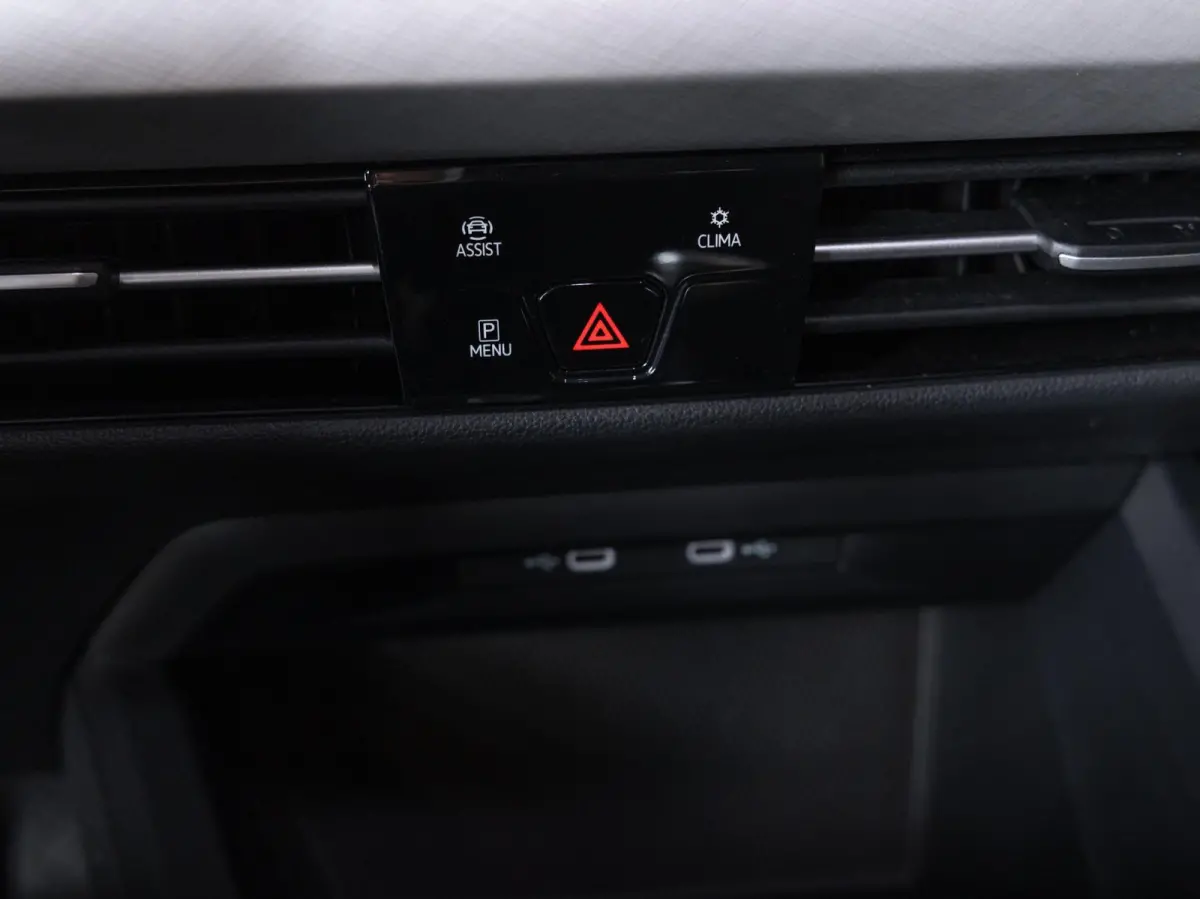 1.0 TSI Life / 110pk / Cruise / Airco / Klimaatregeling / Navigatie / Apple Carplay