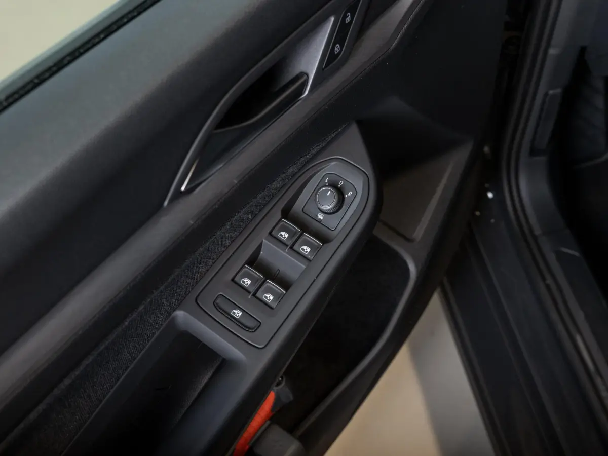 1.0 TSI Life / 110pk / Cruise / Airco / Klimaatregeling / Navigatie / Apple Carplay