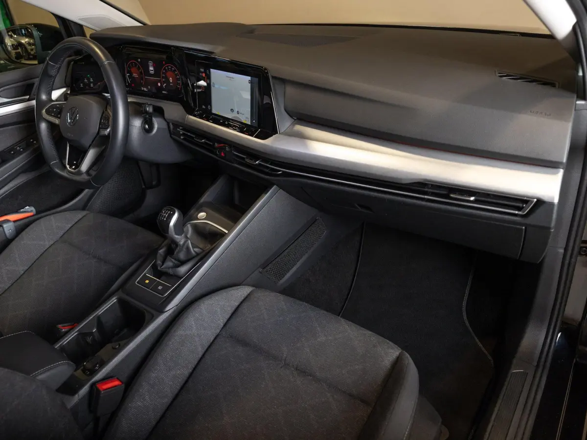1.0 TSI Life / 110pk / Cruise / Airco / Klimaatregeling / Navigatie / Apple Carplay
