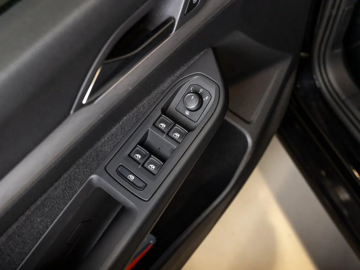 1.0 TSI Life / 110pk / Cruise / Airco / Klimaatregeling / Navigatie / Apple Carplay