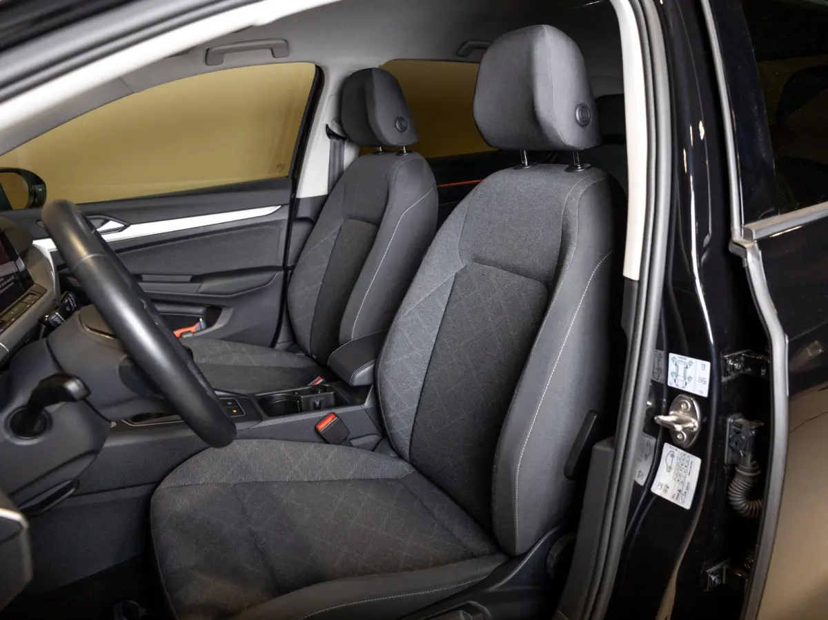 1.0 TSI Life / 110pk / Cruise / Airco / Klimaatregeling / Navigatie / Apple Carplay