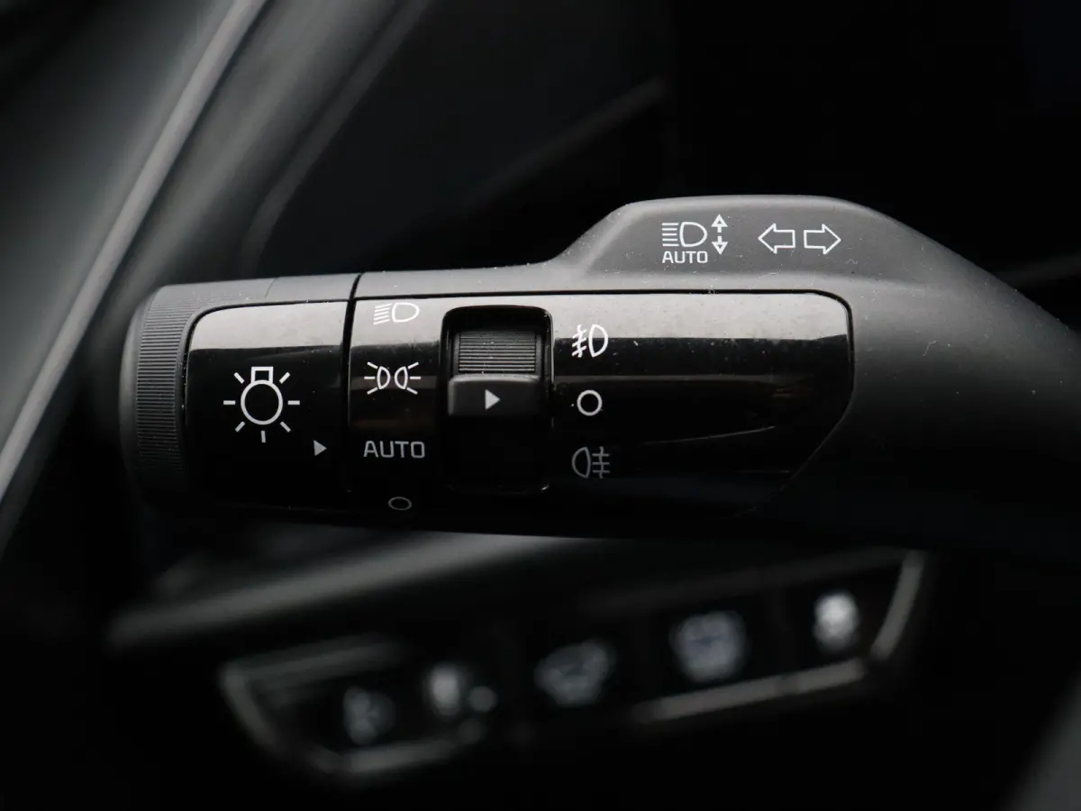 1.6 GDi Hybrid ExecutiveLine | Schuif/Kanteldak | Stoelverwarming | Head-Up Display | 1e Eigenaar |