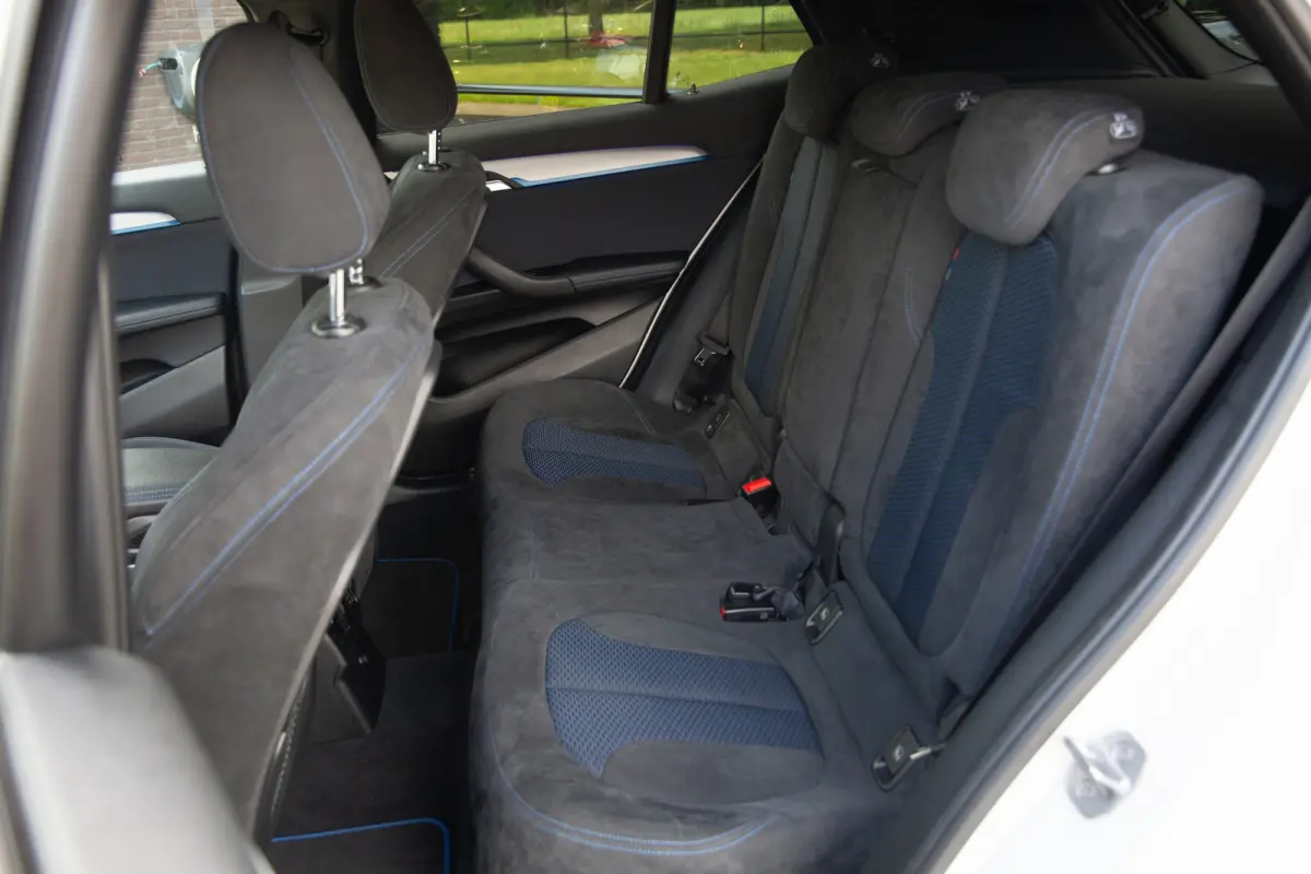 sDrive20i High Executive M-Sport , Adap. cruise, Sfeerverlichting, Stoelverwarming,