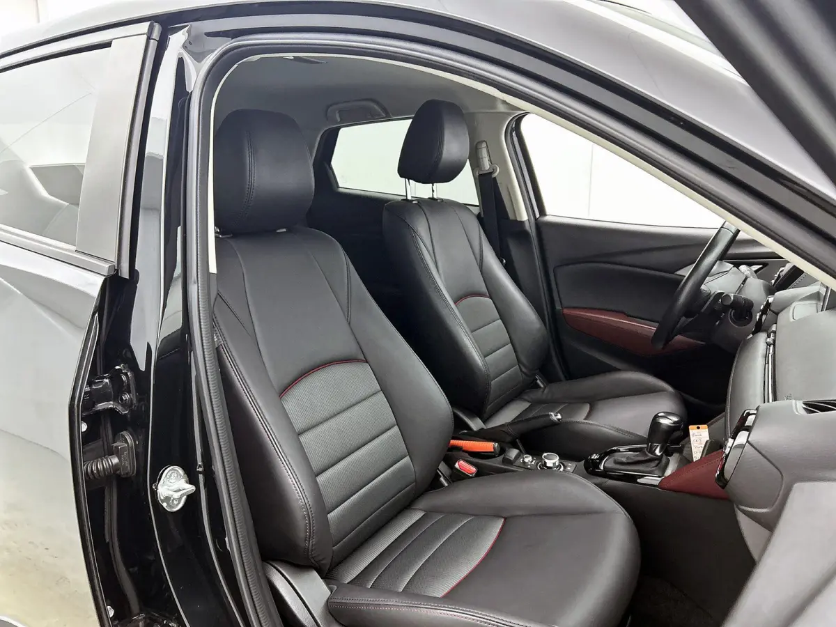 2.0 120pk GT-M Automaat | Navigatie | Head-Up Display | Climate Control | Adaptieve Cruise Control | Camera | 18"LMV | LED | Stoelverwarming | Dodehoekdetectie | Apple Carplay/Android Auto |