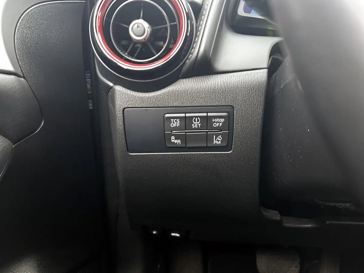 2.0 120pk GT-M Automaat | Navigatie | Head-Up Display | Climate Control | Adaptieve Cruise Control | Camera | 18"LMV | LED | Stoelverwarming | Dodehoekdetectie | Apple Carplay/Android Auto |