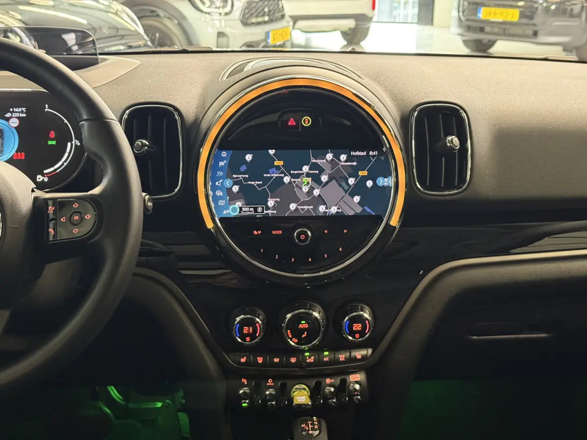 2.0 Cooper SE ALL4 Pano/H&K/Leder/Camera