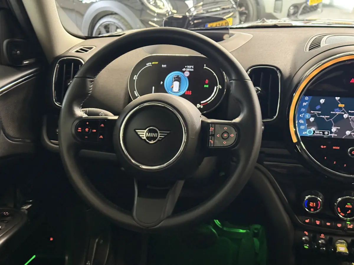 2.0 Cooper SE ALL4 Pano/H&K/Leder/Camera