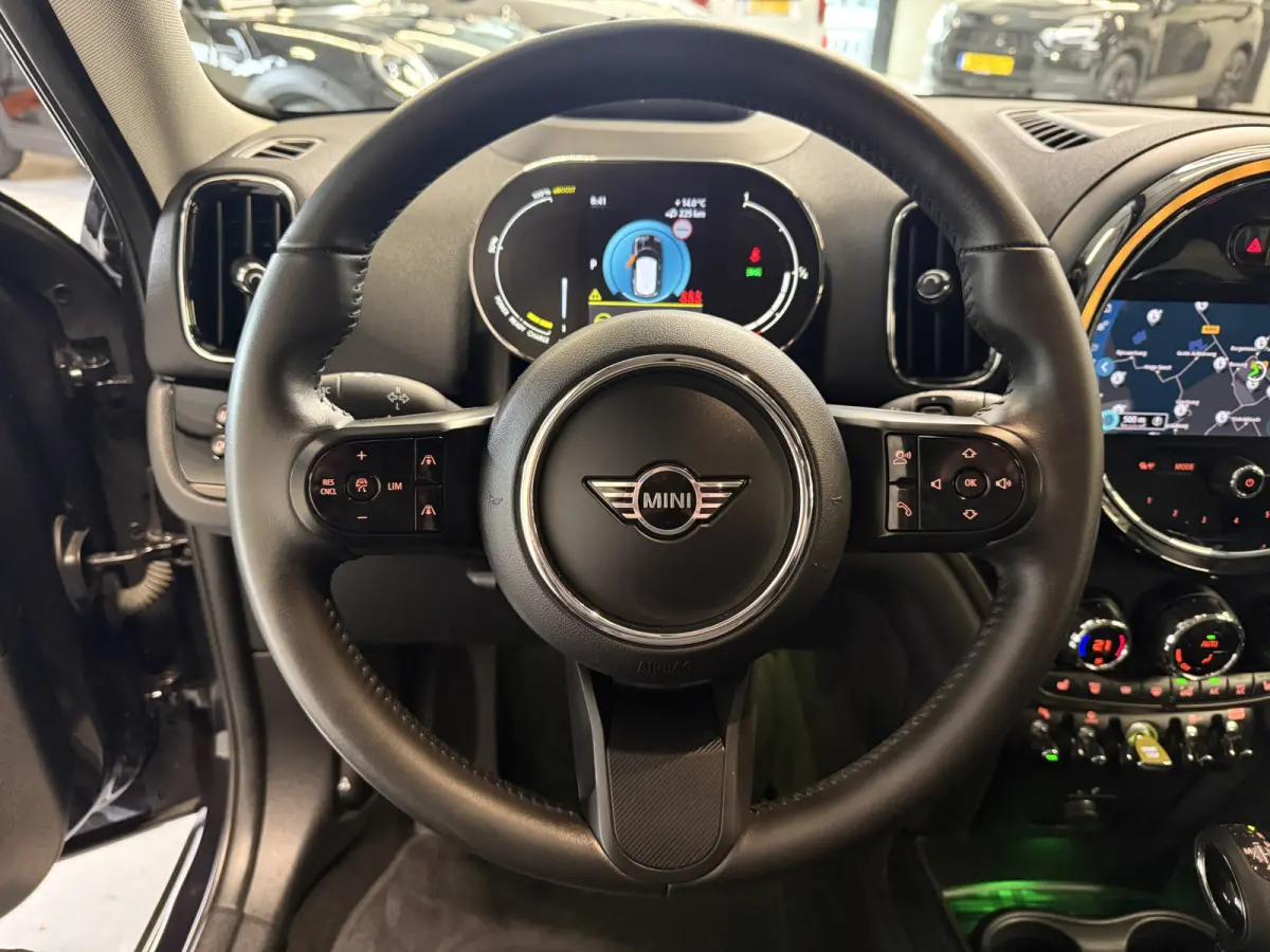 2.0 Cooper SE ALL4 Pano/H&K/Leder/Camera