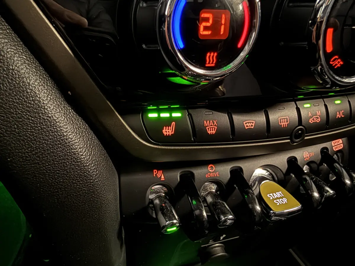 2.0 Cooper SE ALL4 Pano/H&K/Leder/Camera